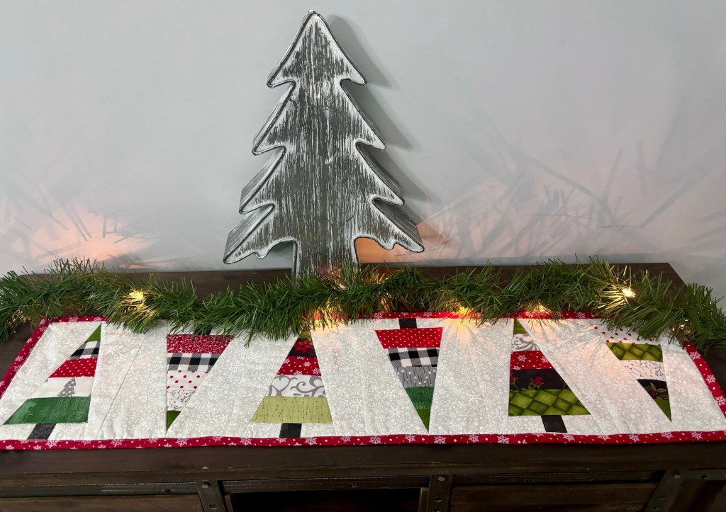 paper piecing christmas trees table runner